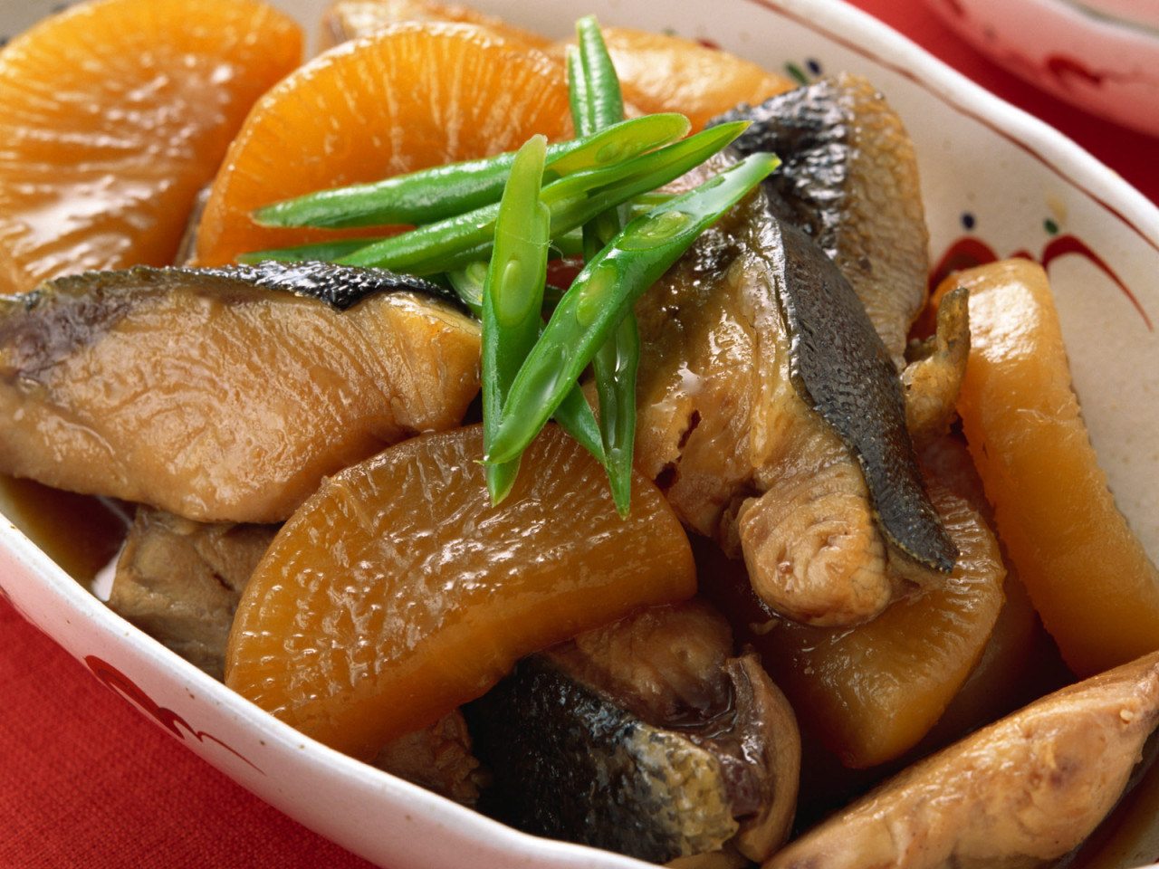 Рыбка с картошкой и фасолью