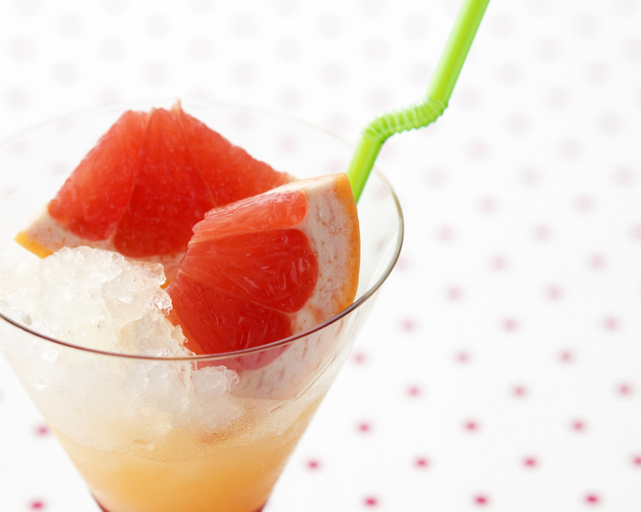 Свежий фруктовый коктейль