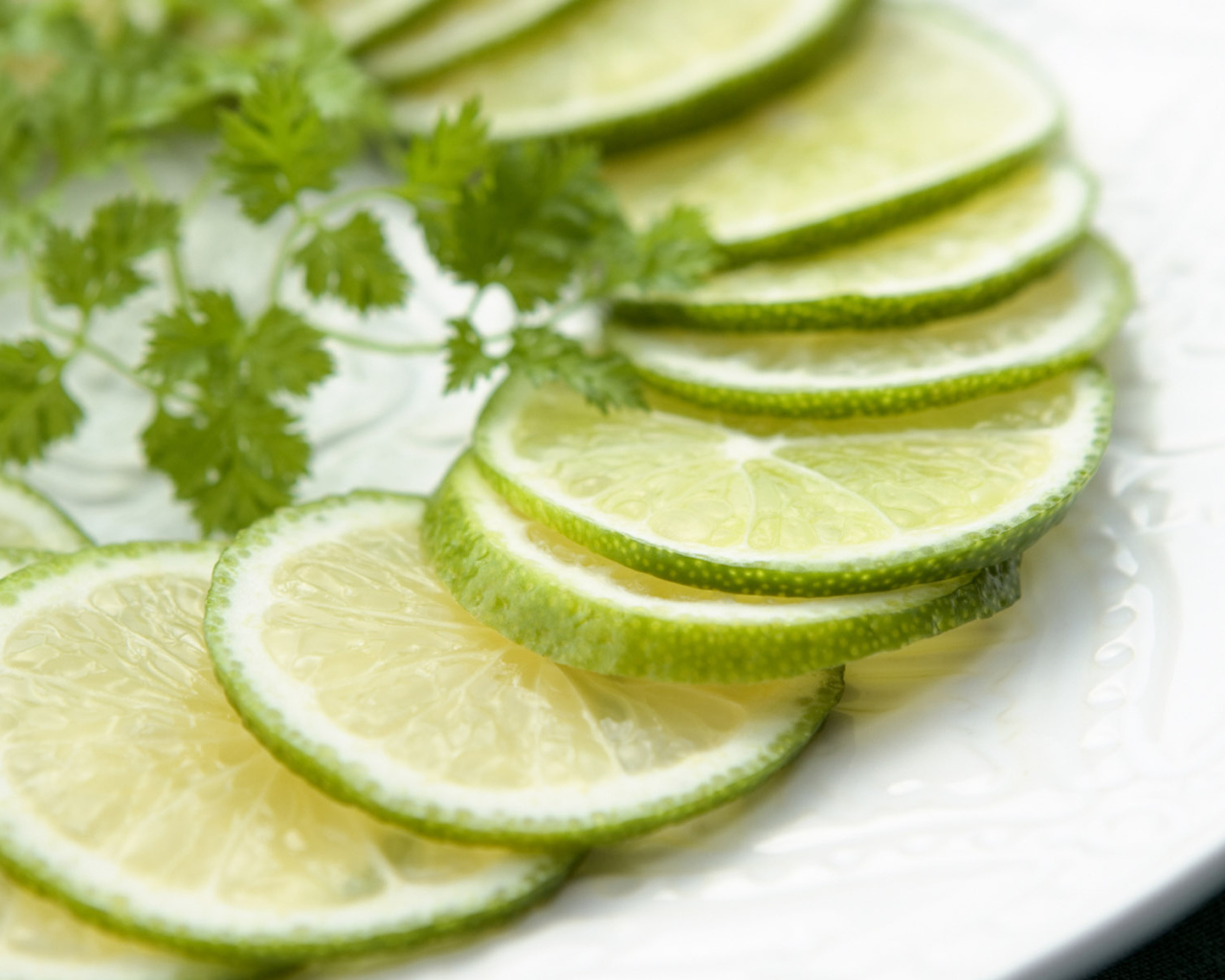 Зеленый лимон