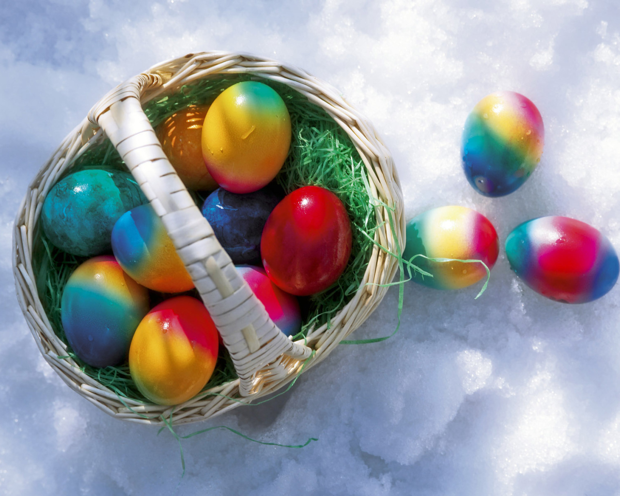 Корзина с Пасхальными яичками