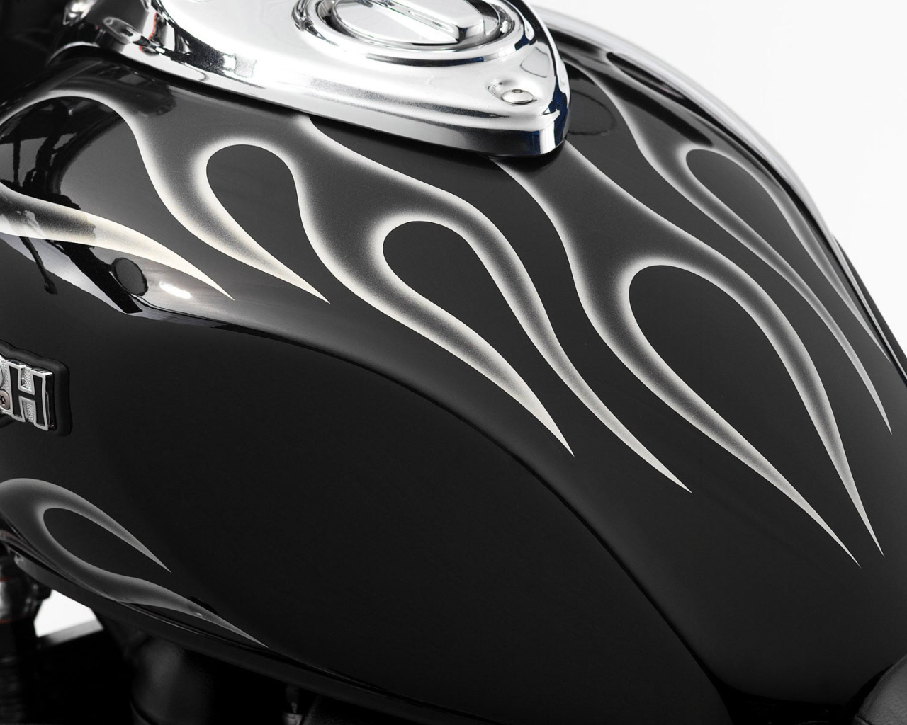 Аэрография на бензобаке