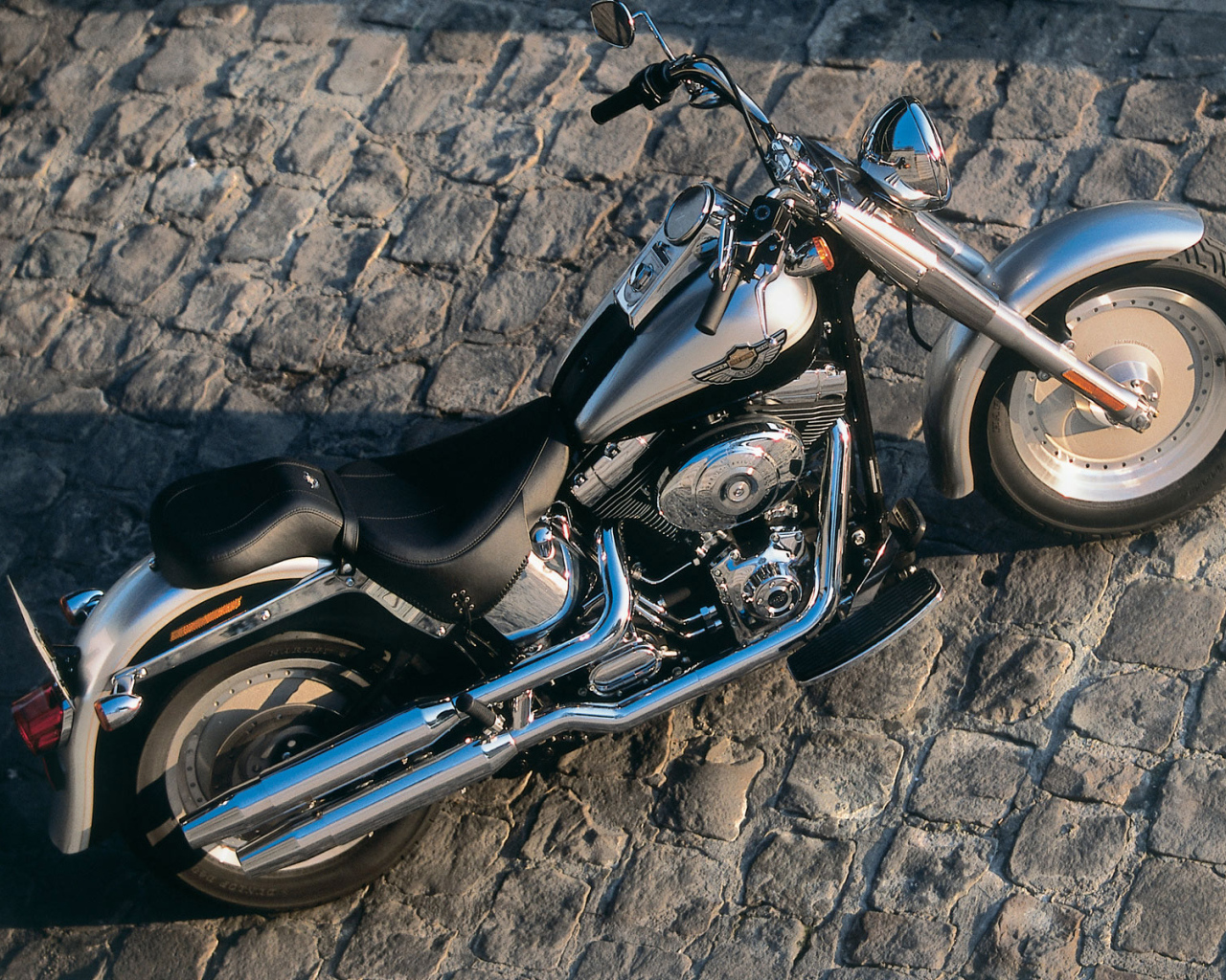 Harley Davidson каменная дорога