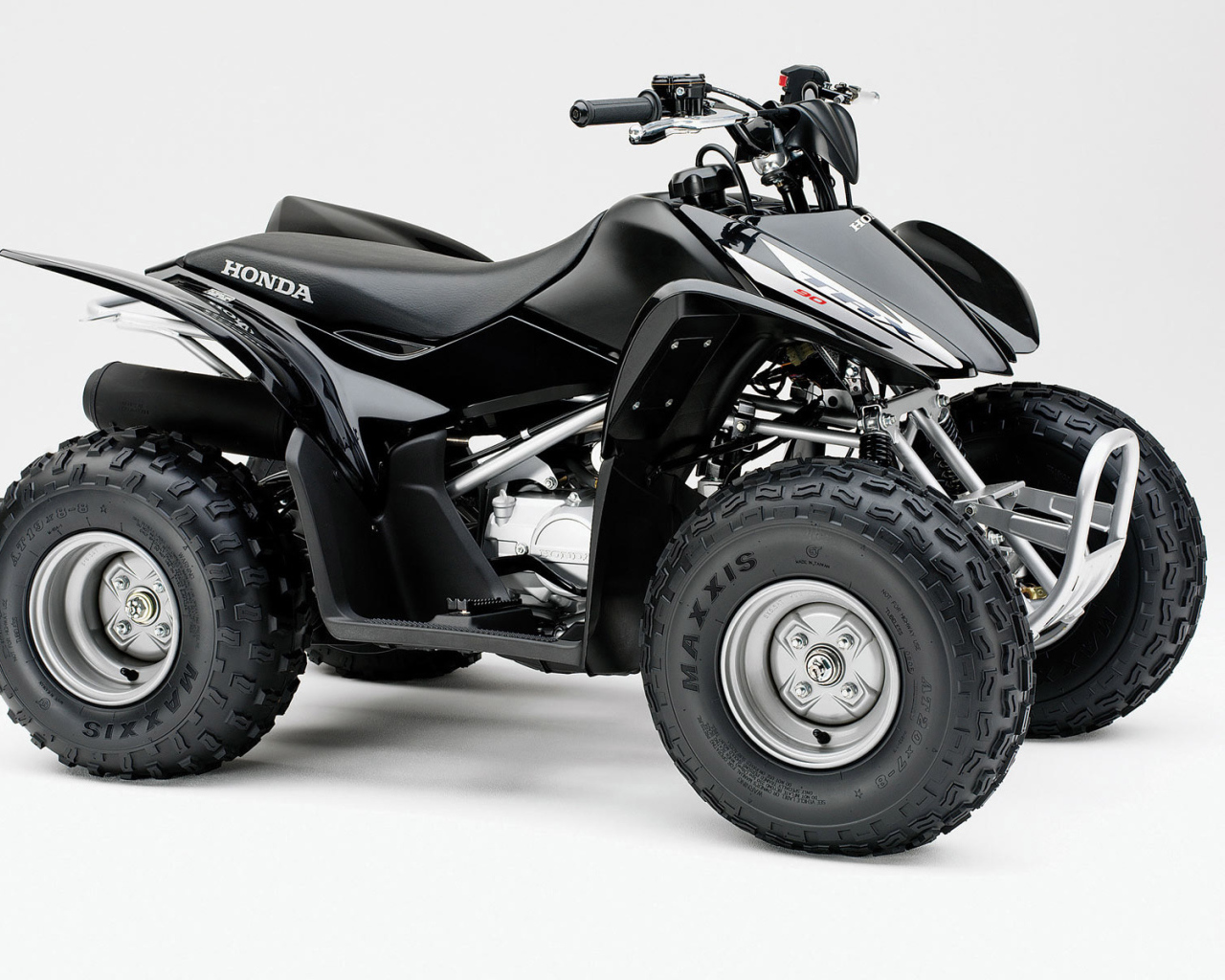 Черный Honda квадроцикл