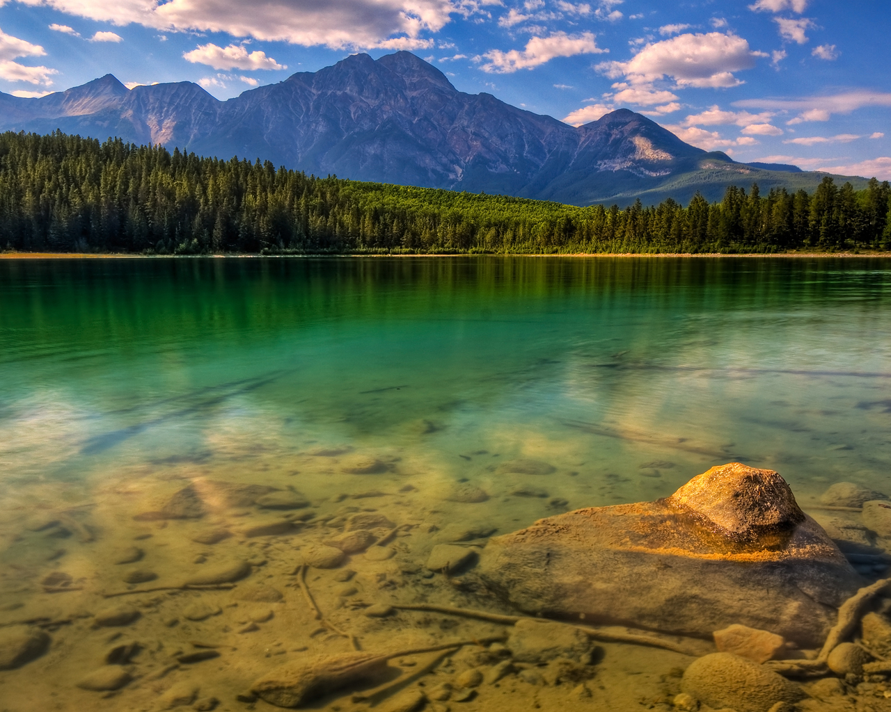 Красивый вид на горы