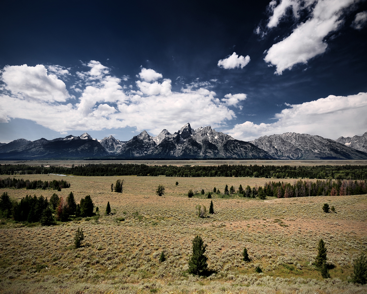 Горы и облака