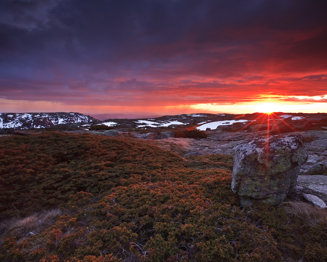 Закат в Serra  da Estrela Португалия