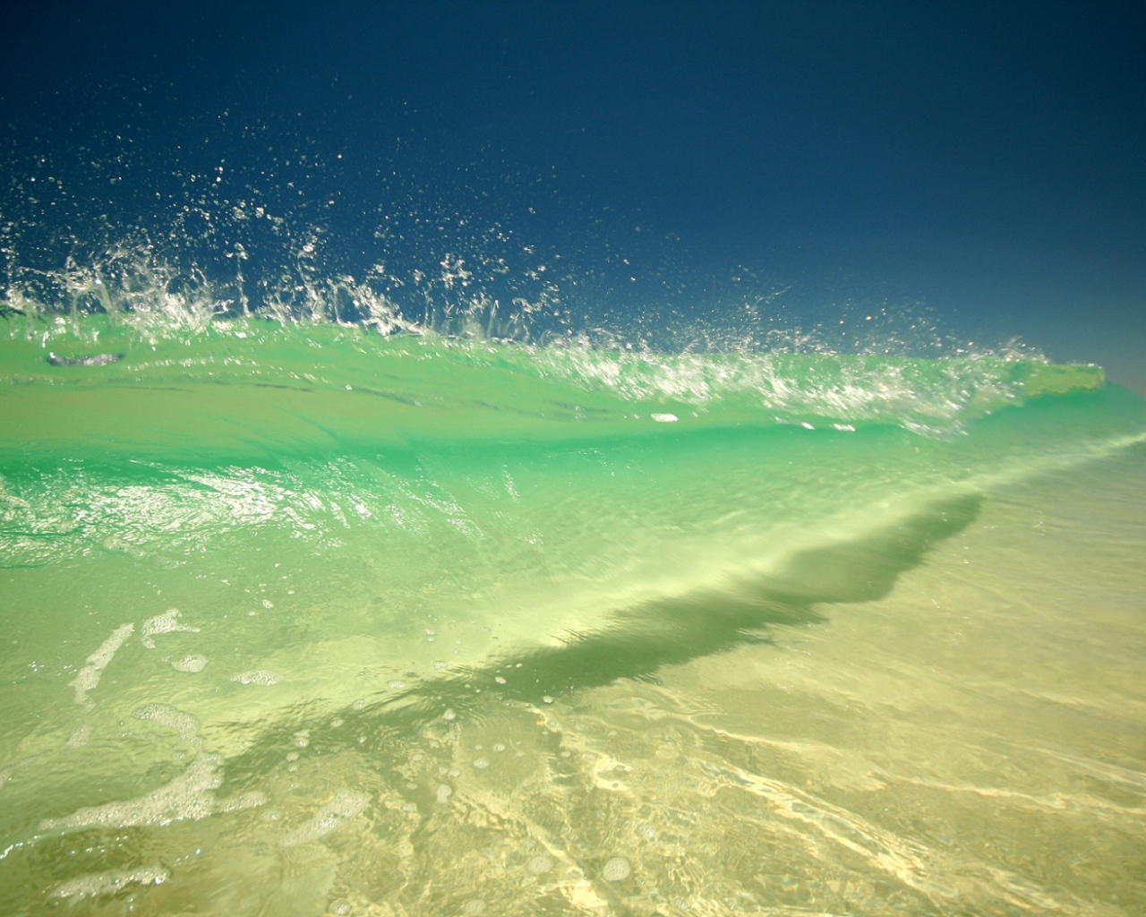 Лазурная волна