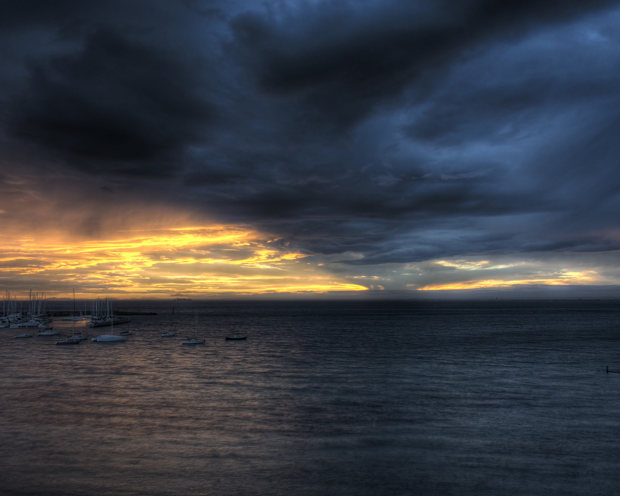 Темные облака