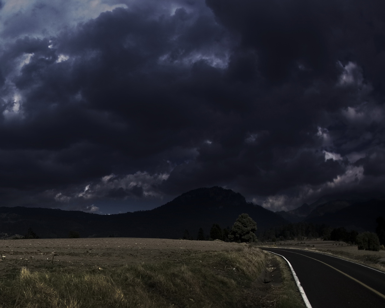 Темные облака