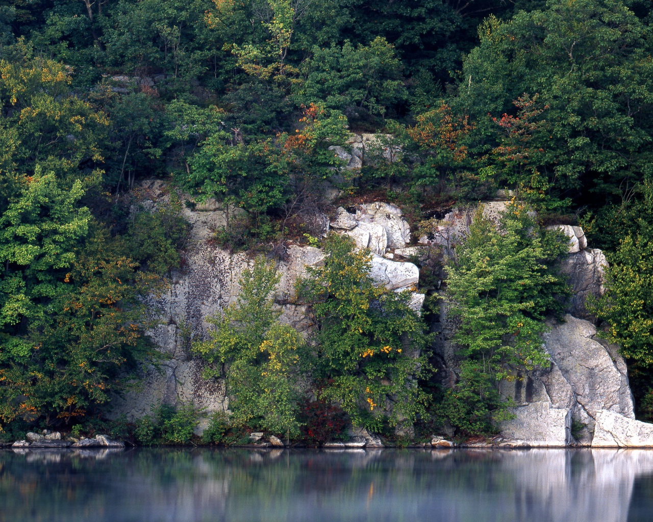 Зеленые скалы