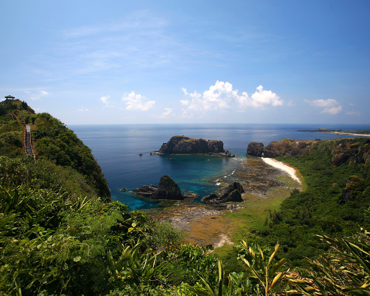 Красивый остров