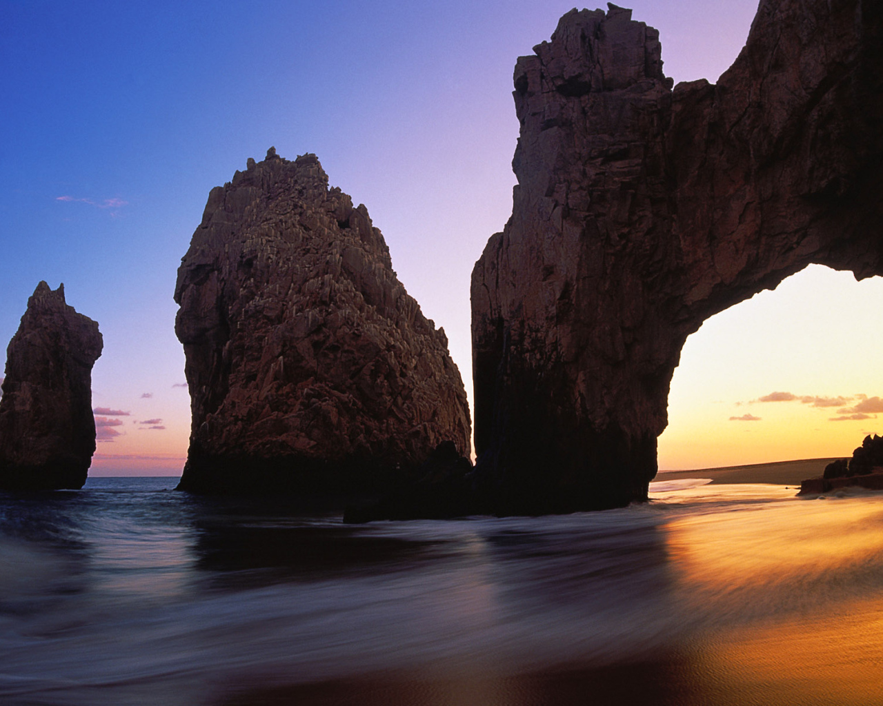 Арка в скале