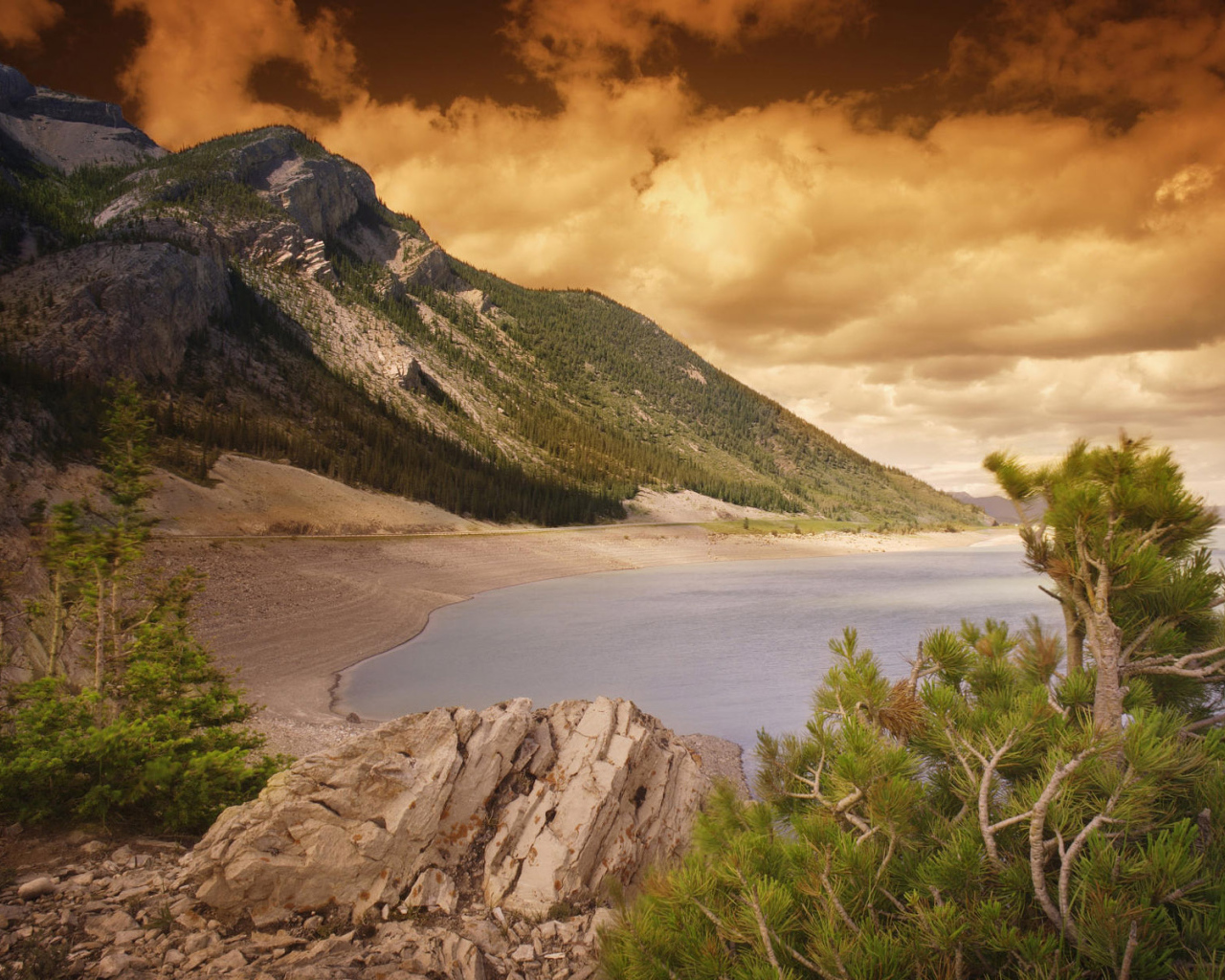 Горы на закате