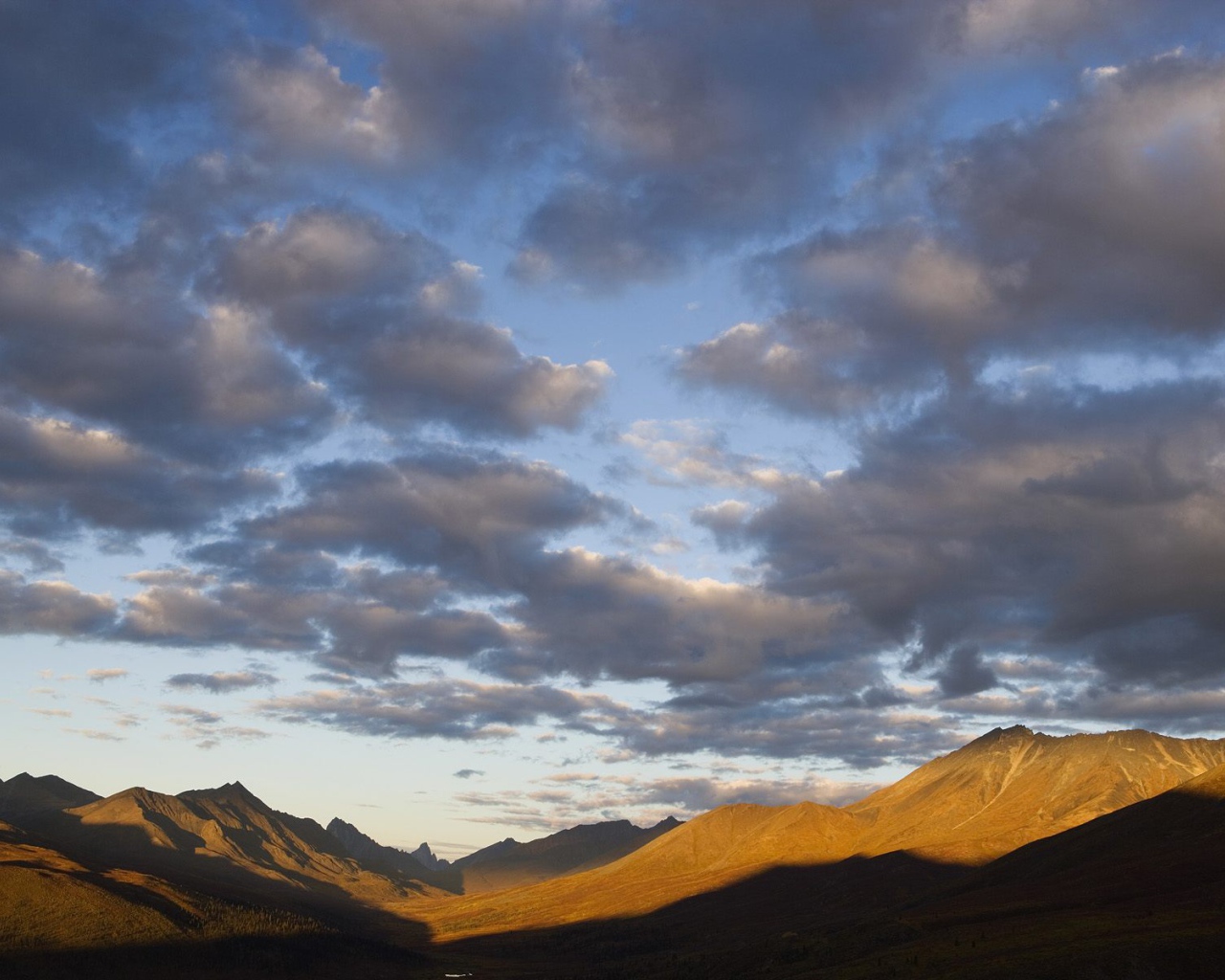 Горы и облака