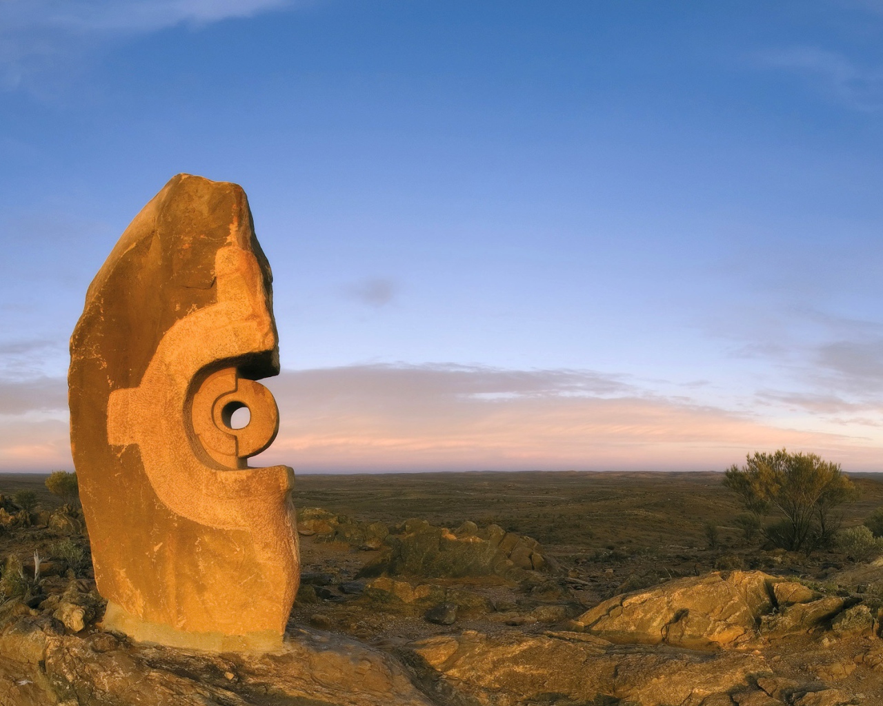 Древний монумент