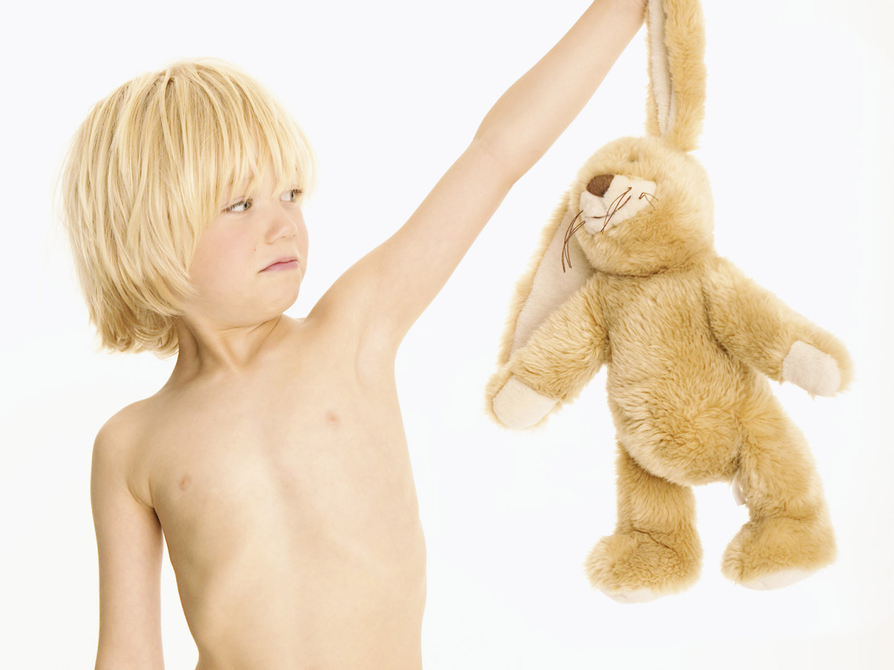 Мальчик и заяц