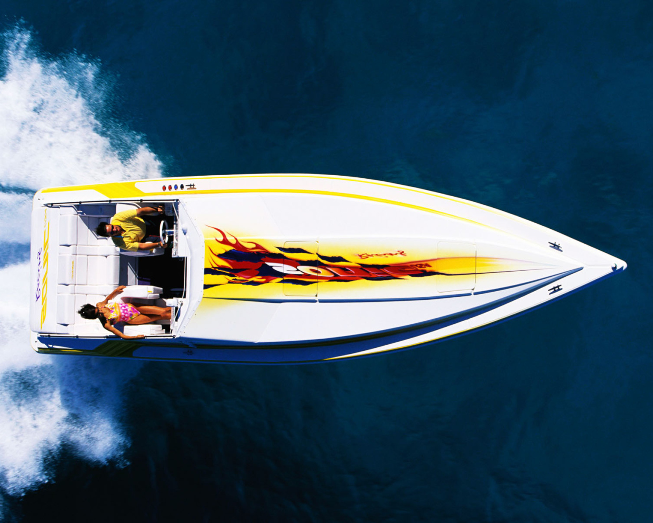 Поездка на моторном катере