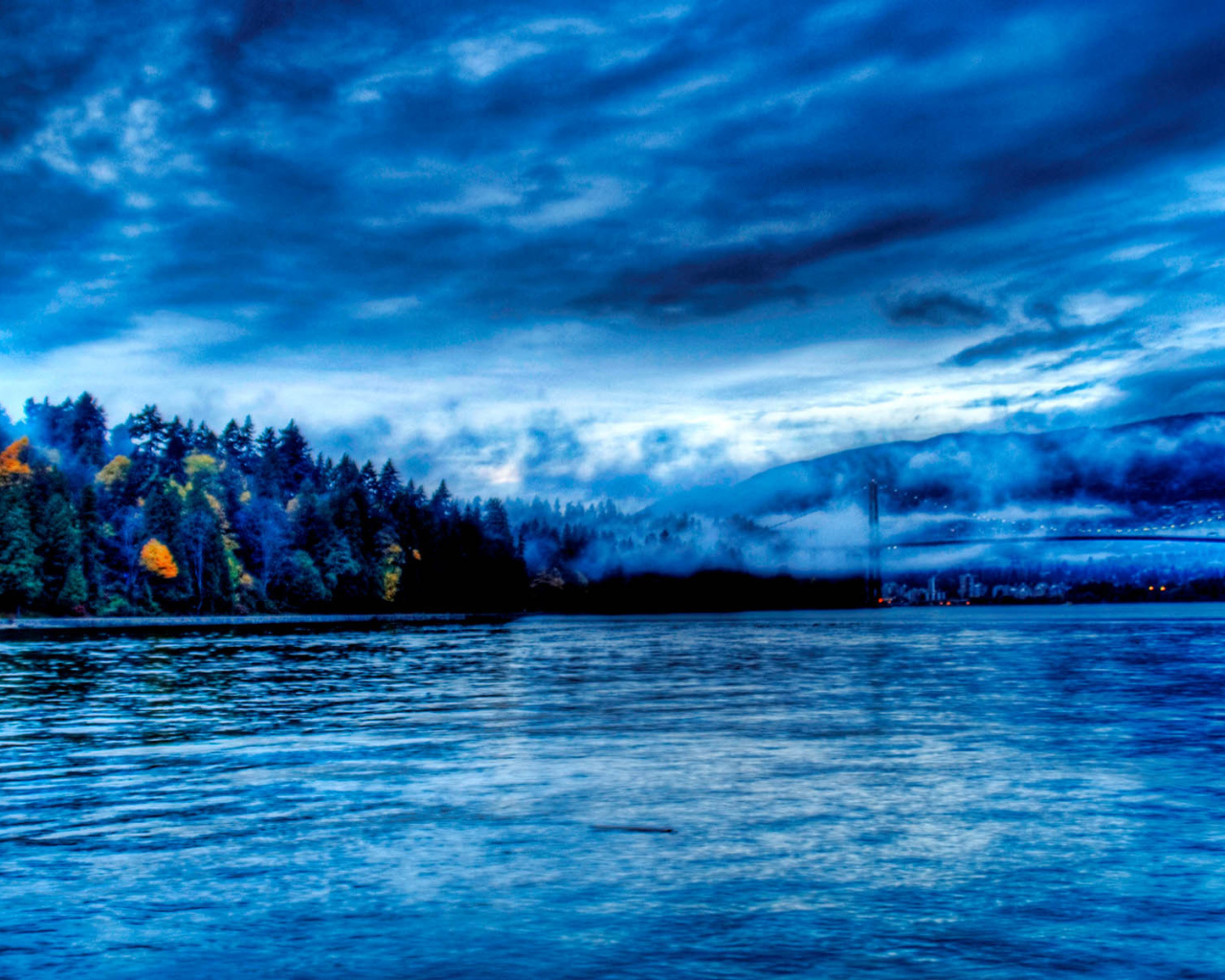 Голубая вода