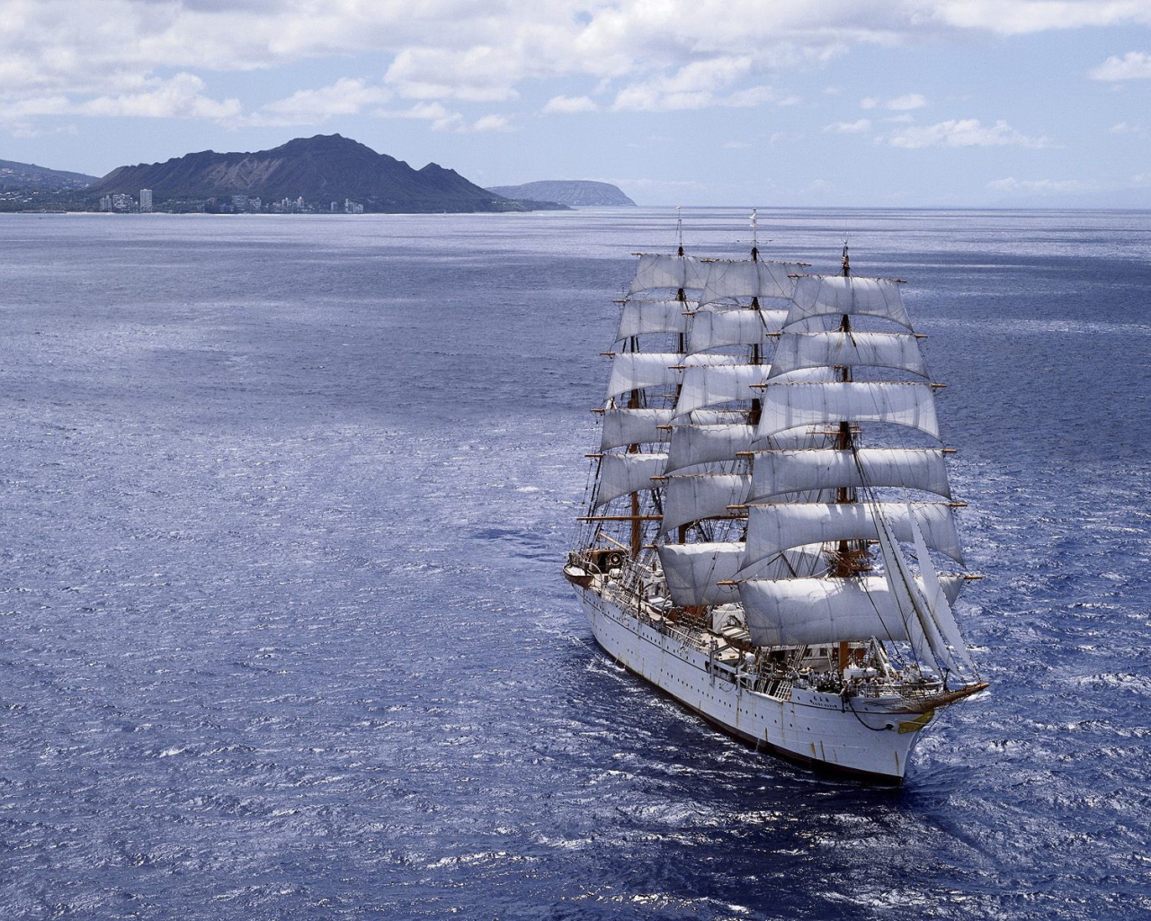 Великолепное парусное судно