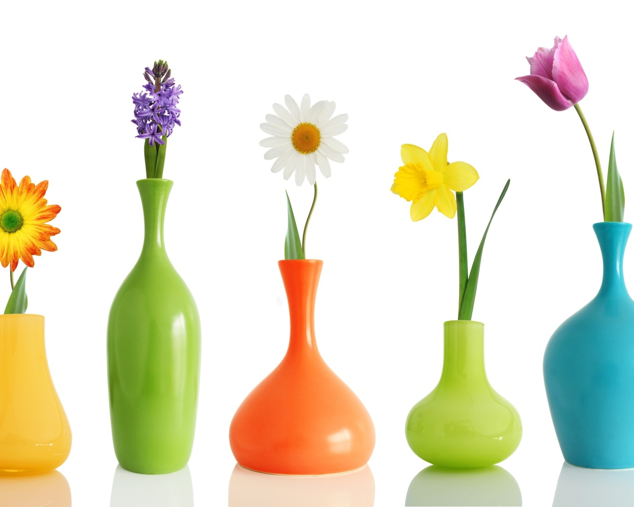 Цветочки в вазочках