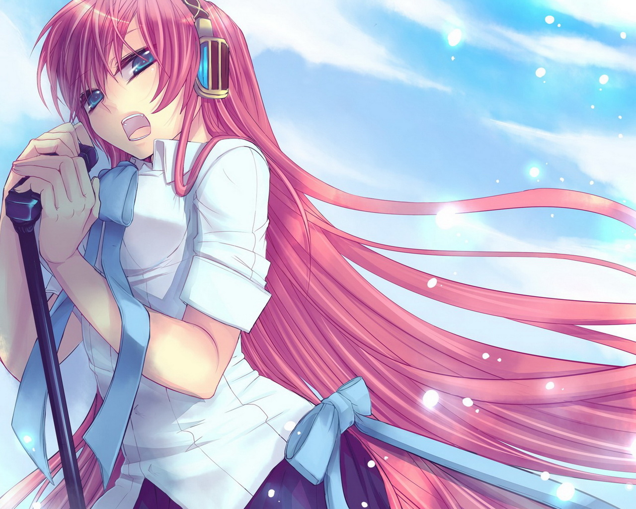 Девочка на сцене