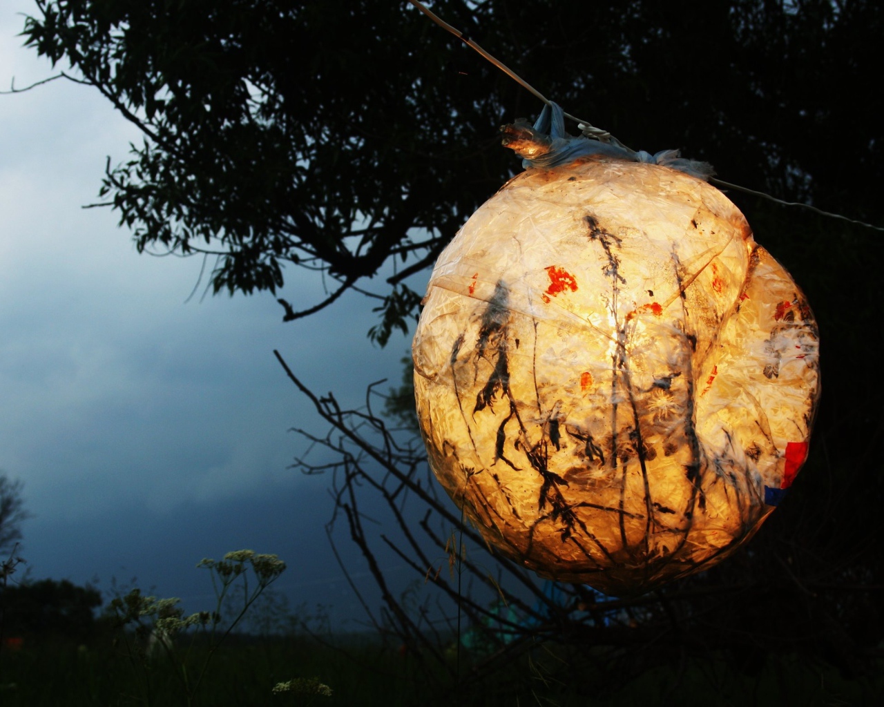 Фонарь в ночи