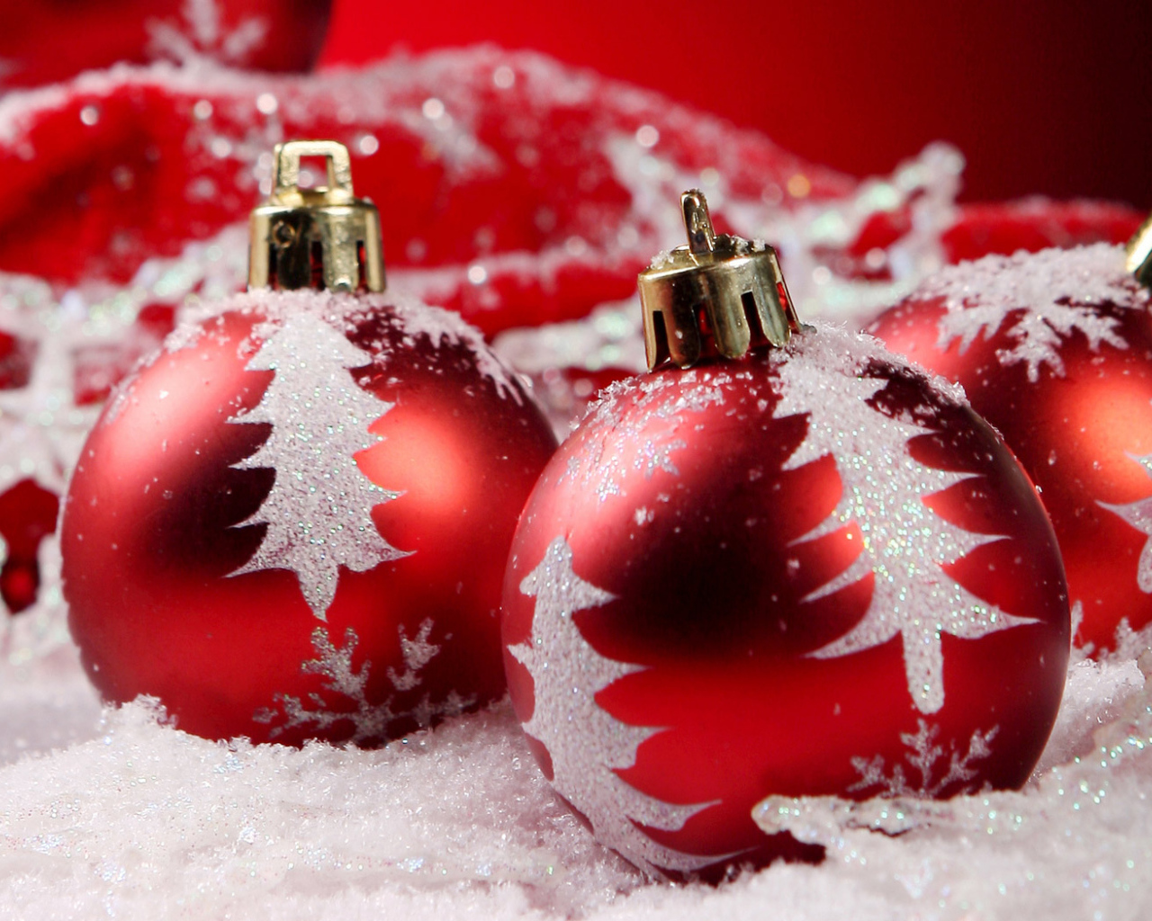 Шары со снегом