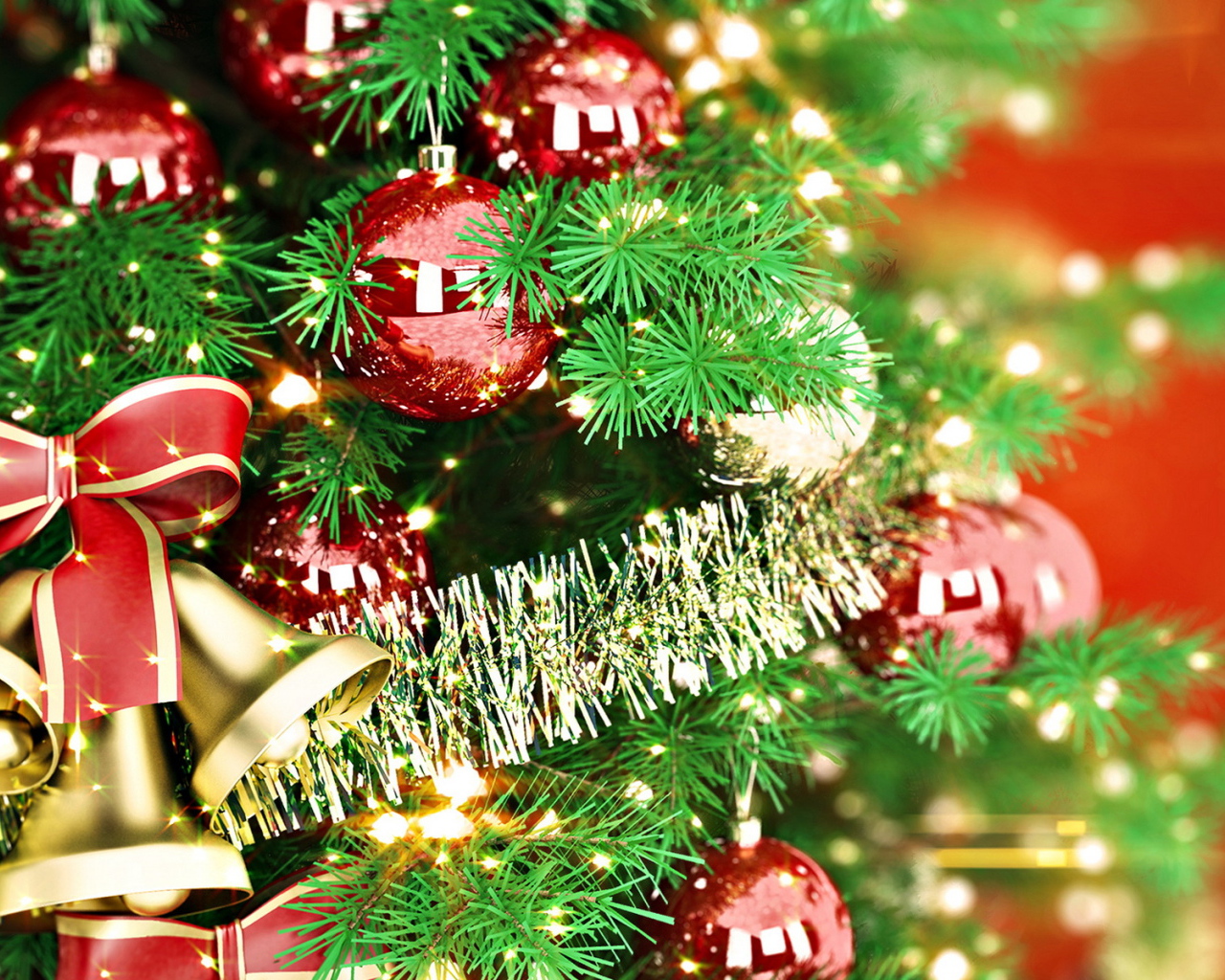 Праздничная елка