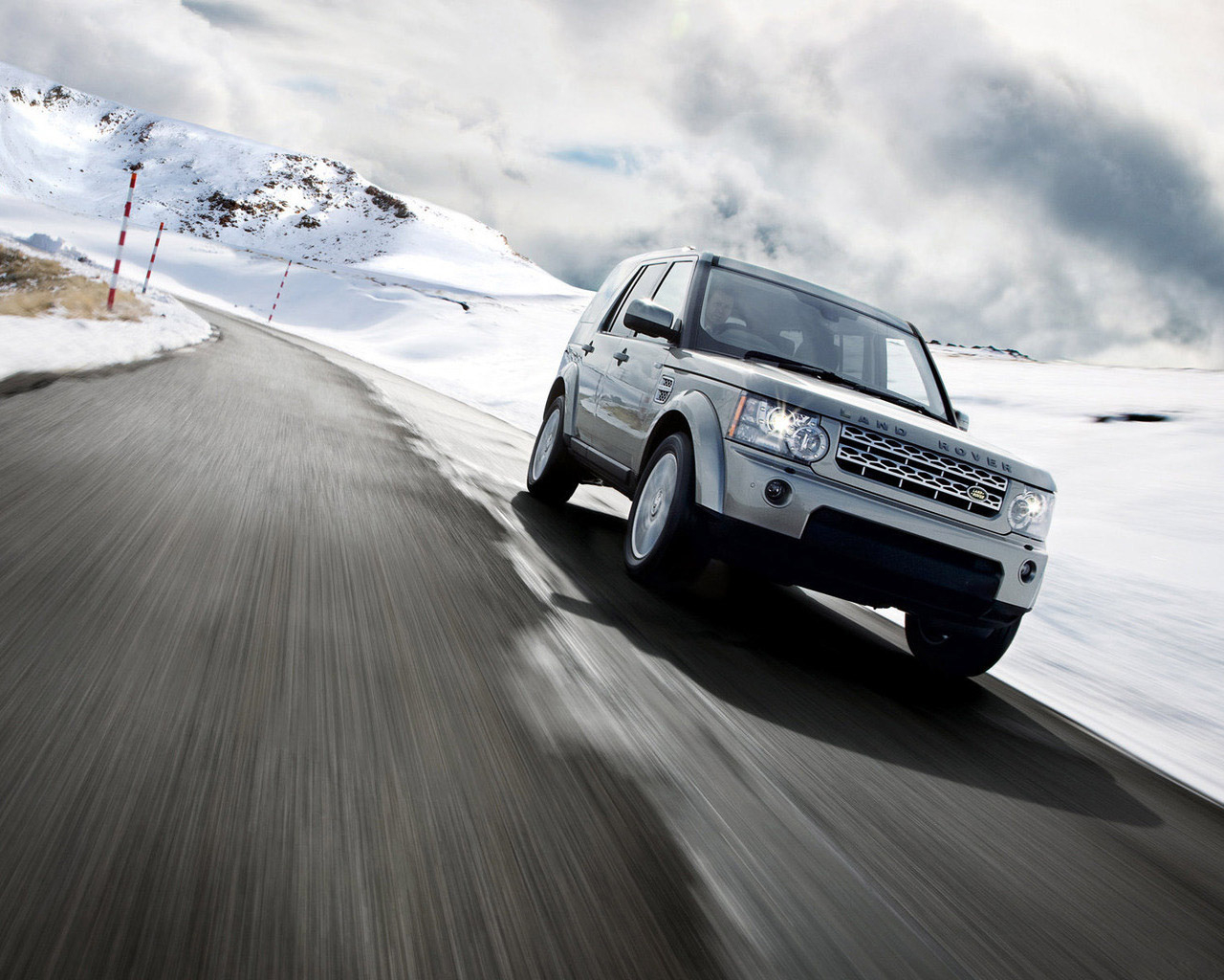 Land Rover Discovery на трассе