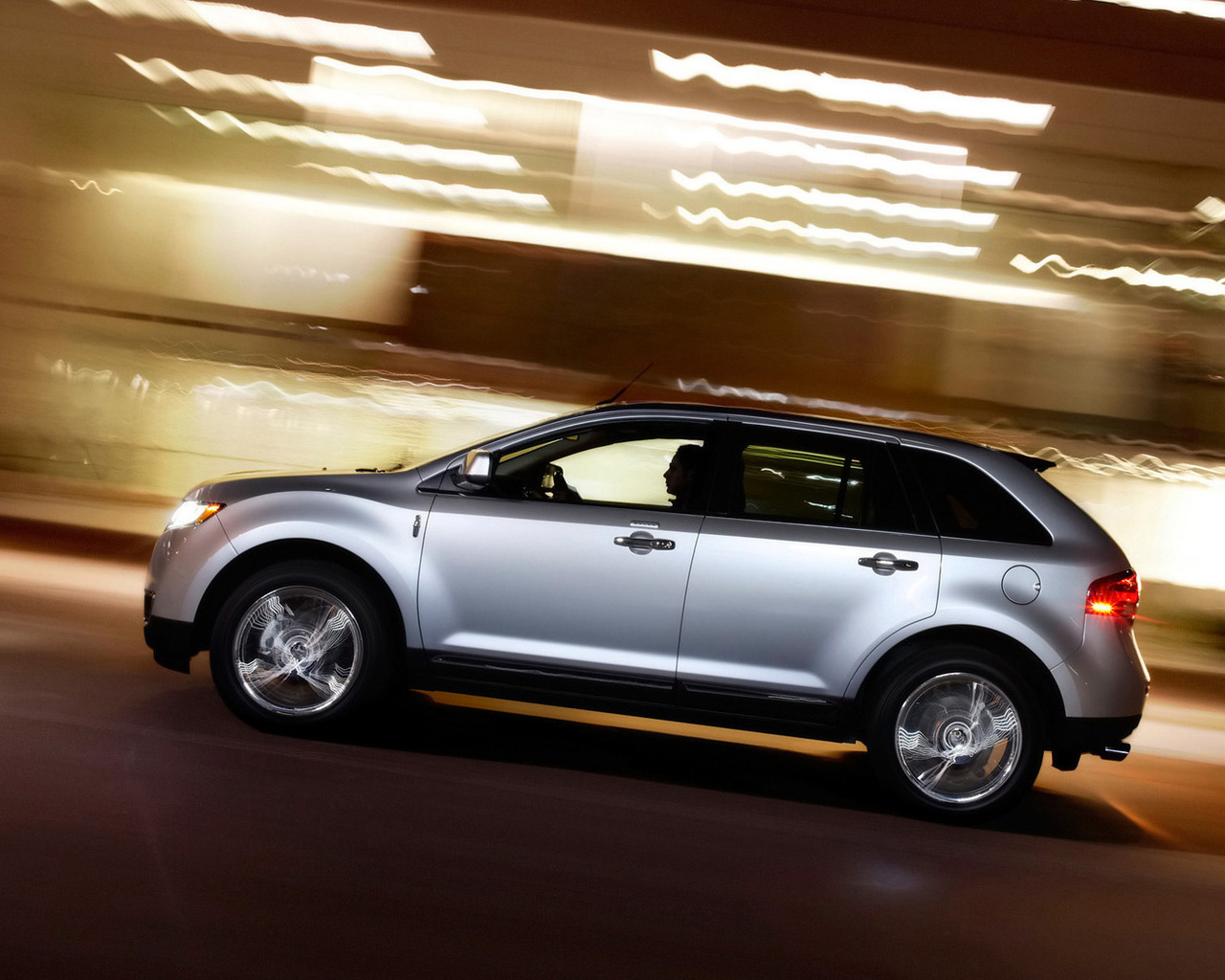 Линкольн MKX в движении