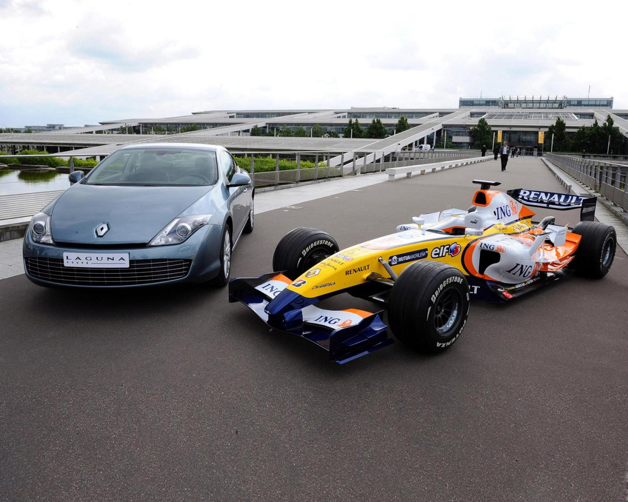 Renault Laguna Coupe мощь и грация спортивного болида