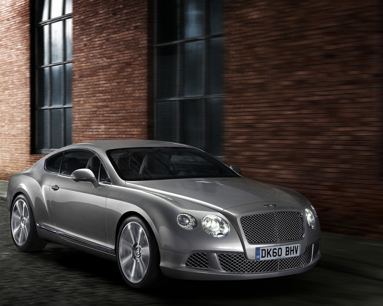 Роскошный Бентли Континентал GT