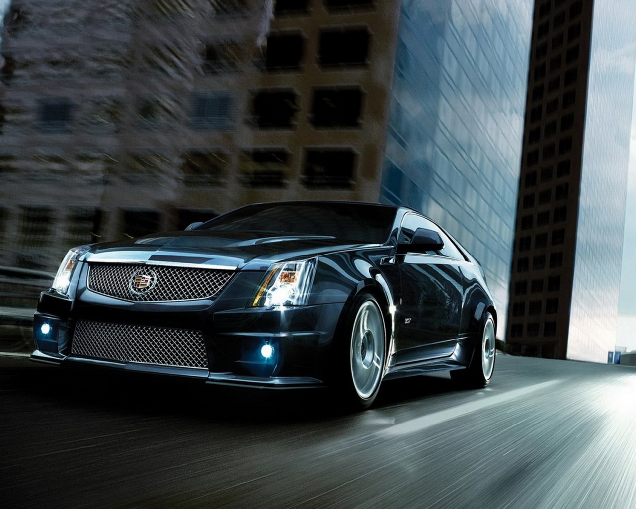 Cadillac CTS-V in movement