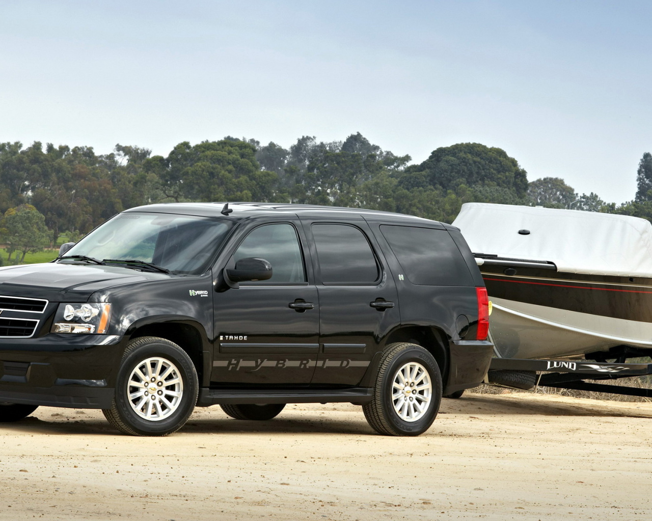 легендарный внедорожник Шевроле Тахо Гибрид