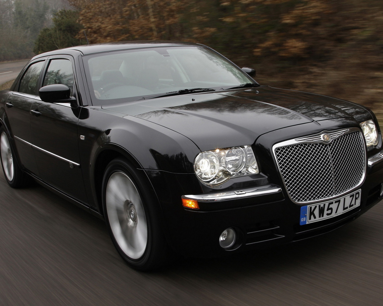 мощный Крайслер 300С