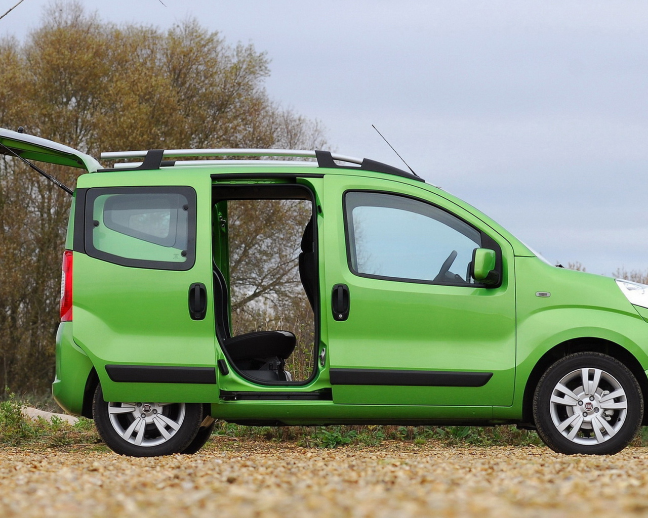 Фиат Фиорино с открытыми дверьми
