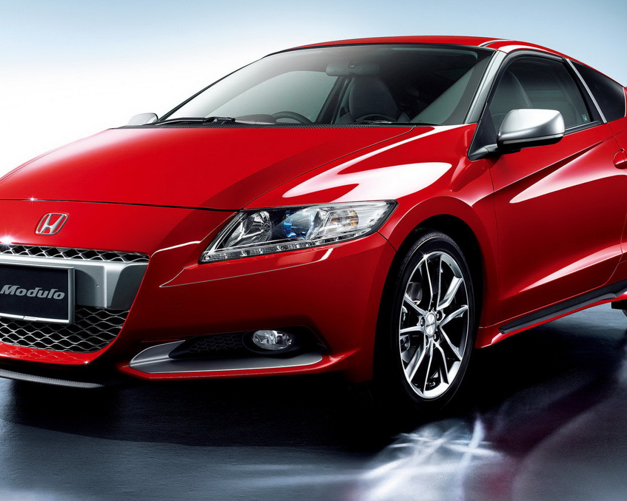 Honda CR-Z в красном