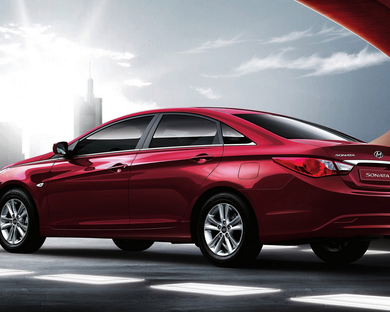 красный Хендай Соната 6 серии