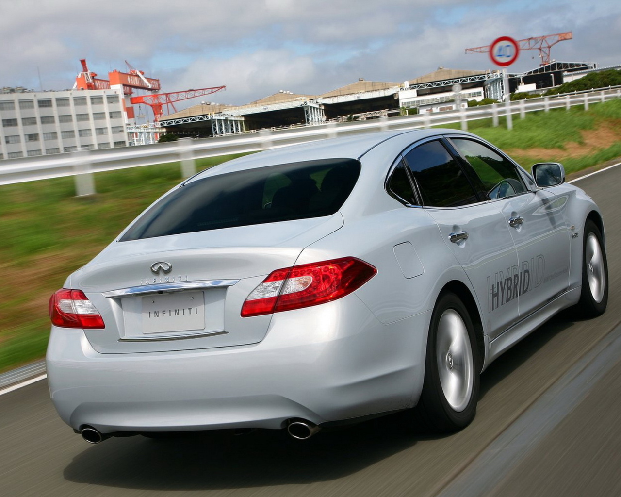 Инфинити М35