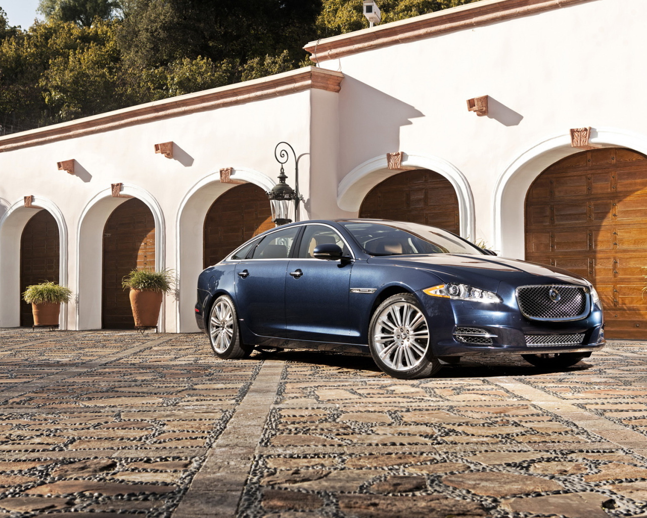 Jaguar-XJ-Supercharged