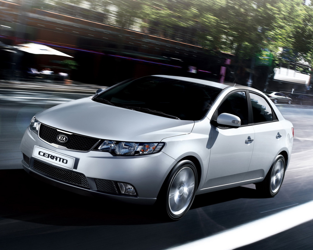 Киа Серато на улицах города
