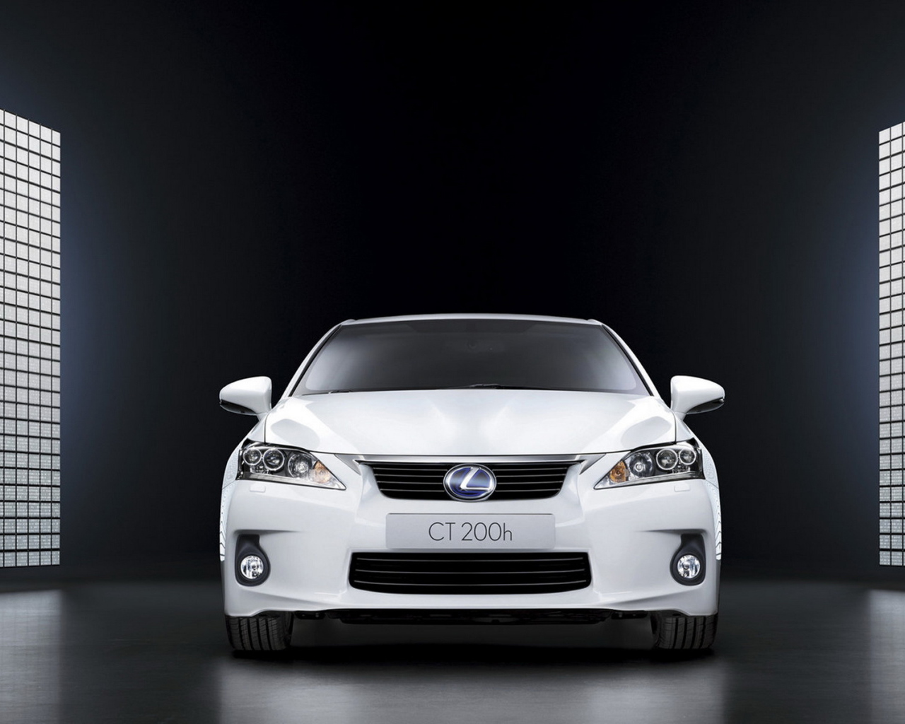 Лекcус СТ 200
