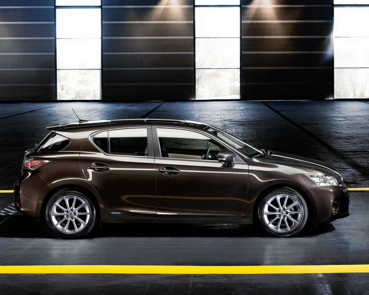 Лексус CT 200h