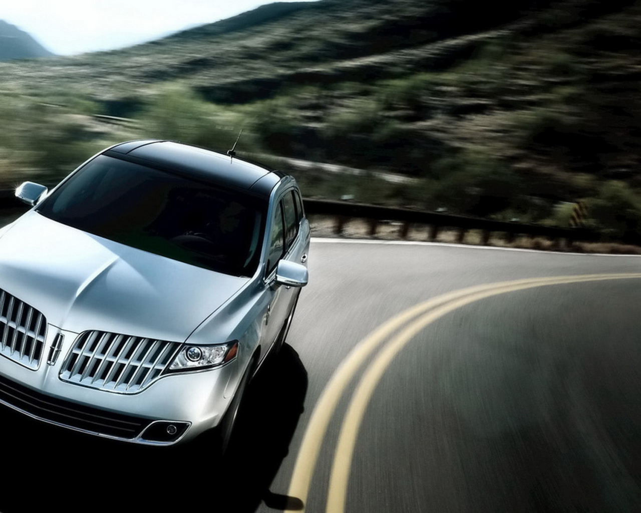2011-Lincoln-MKT