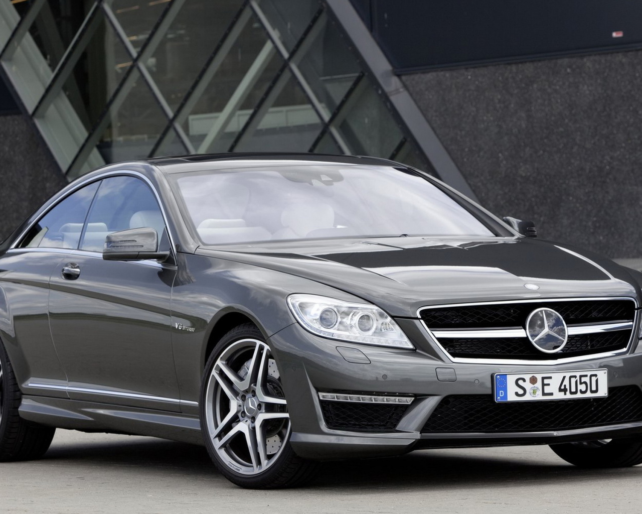 Мерседес Бенц CL63 AMG 2011