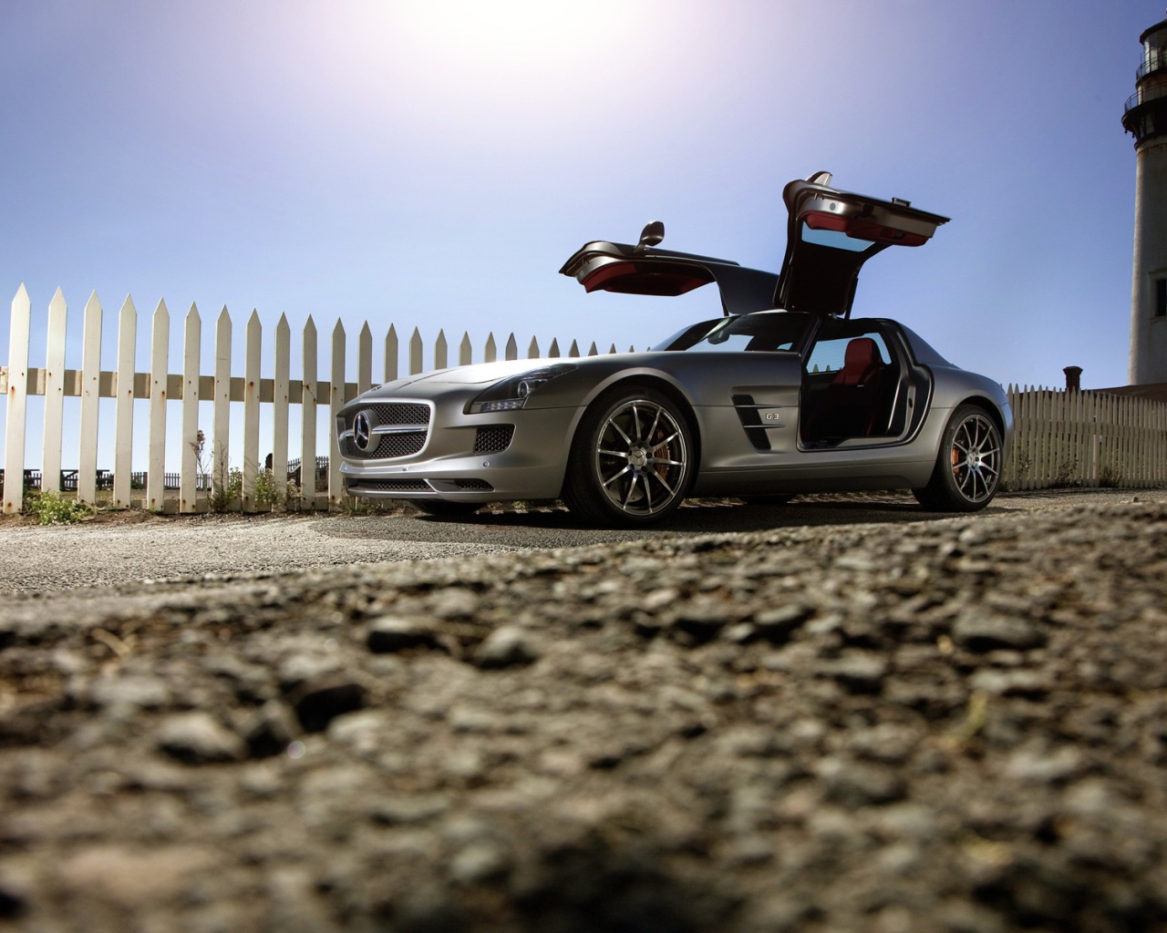 Мерседес у маяка