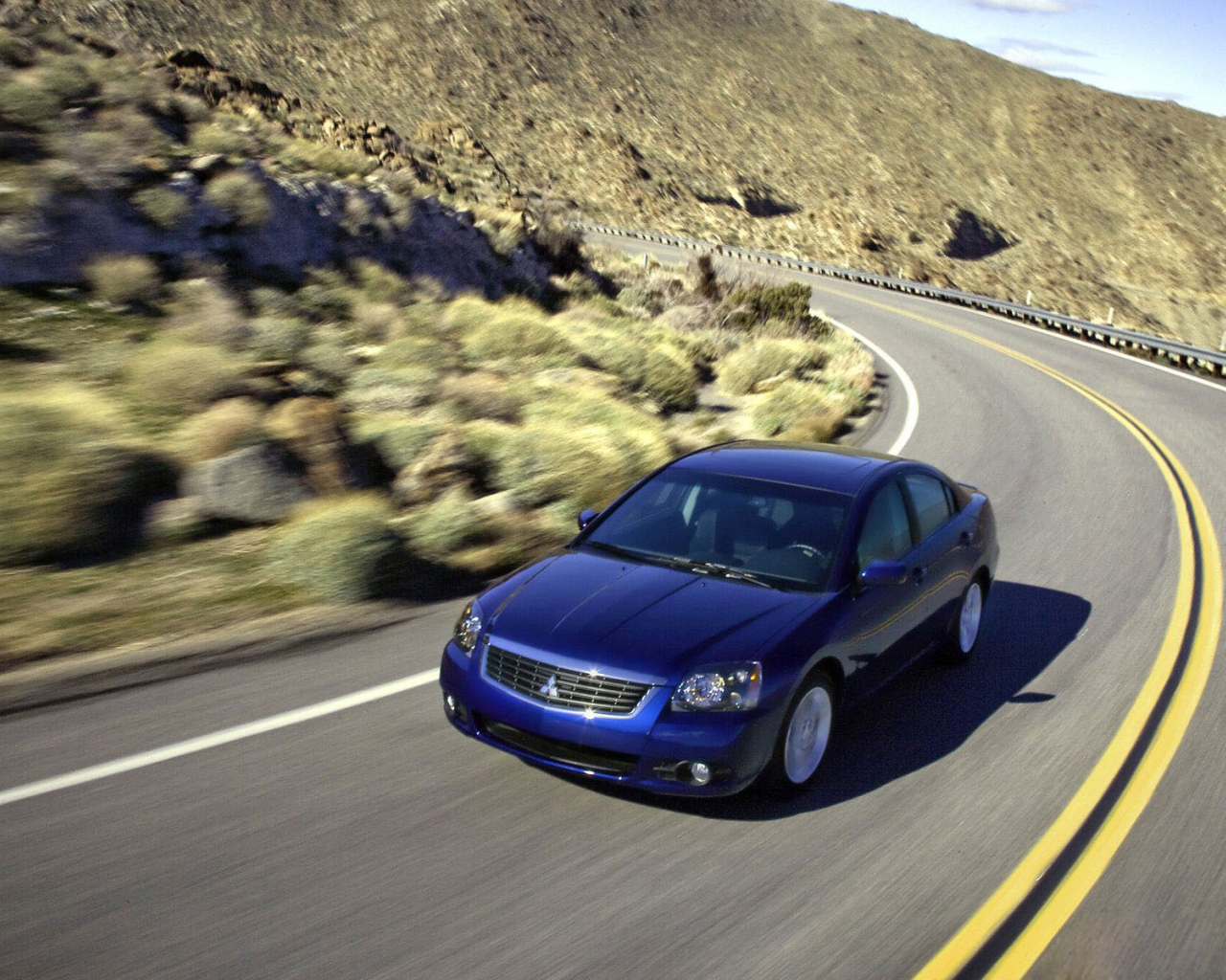 Митцубиси Галант в движении