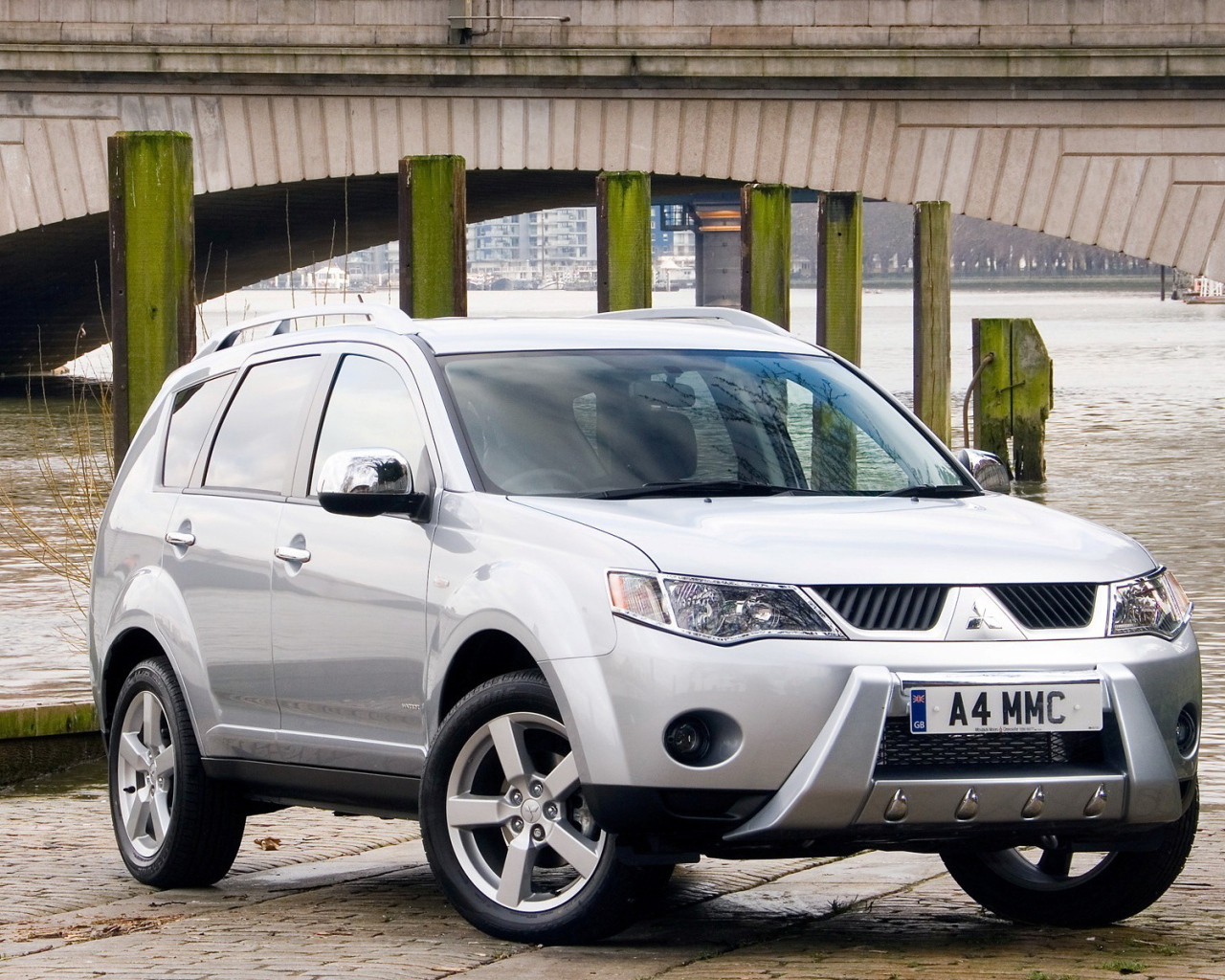 Митсубиши Аутлендер