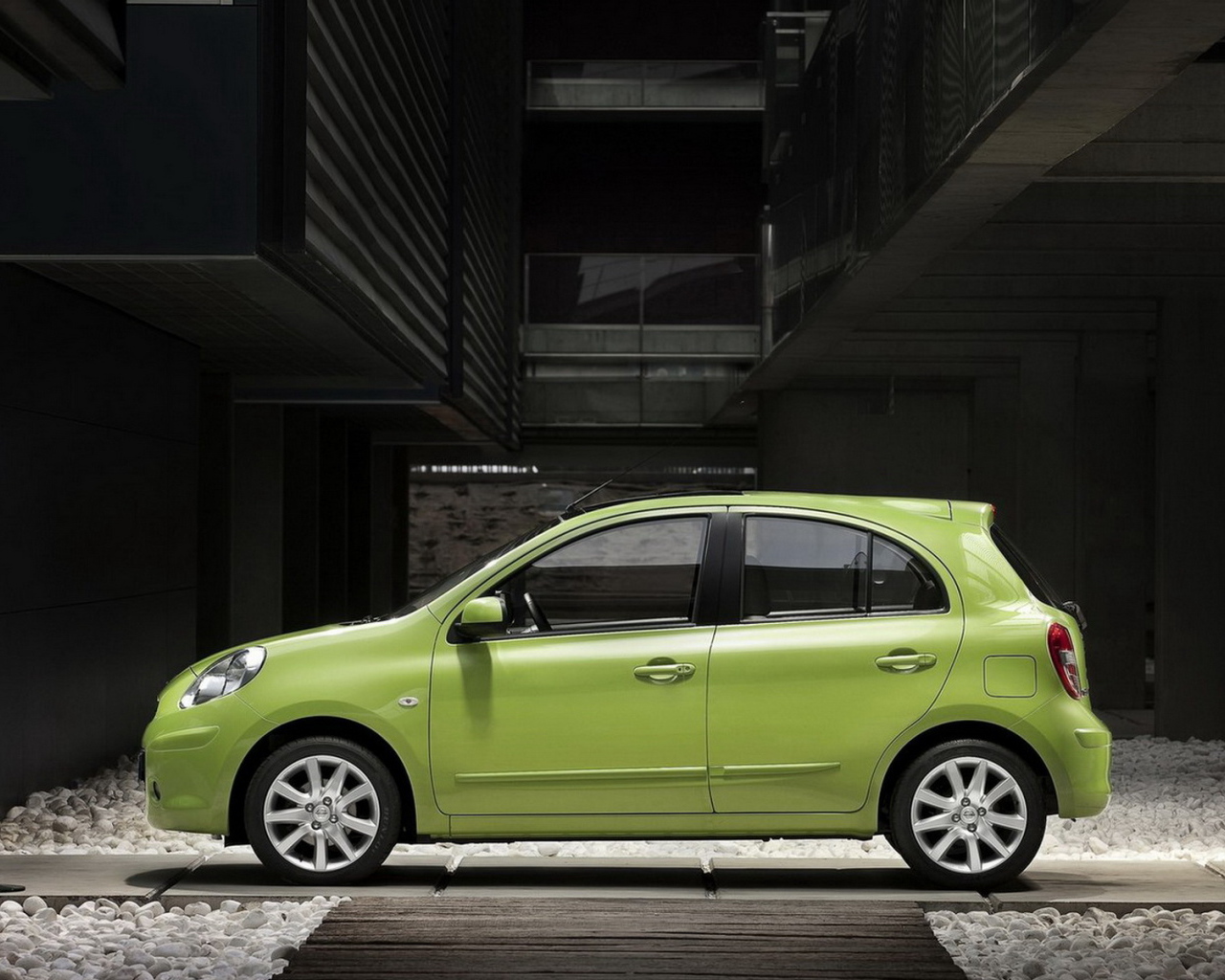 Ниссан Микра 2011