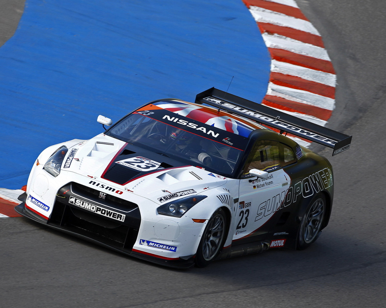 2010-Nissan-GT-R-Racing